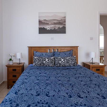 Beautiful 2 Bed Apartment In Paphos Cyprus Экстерьер фото