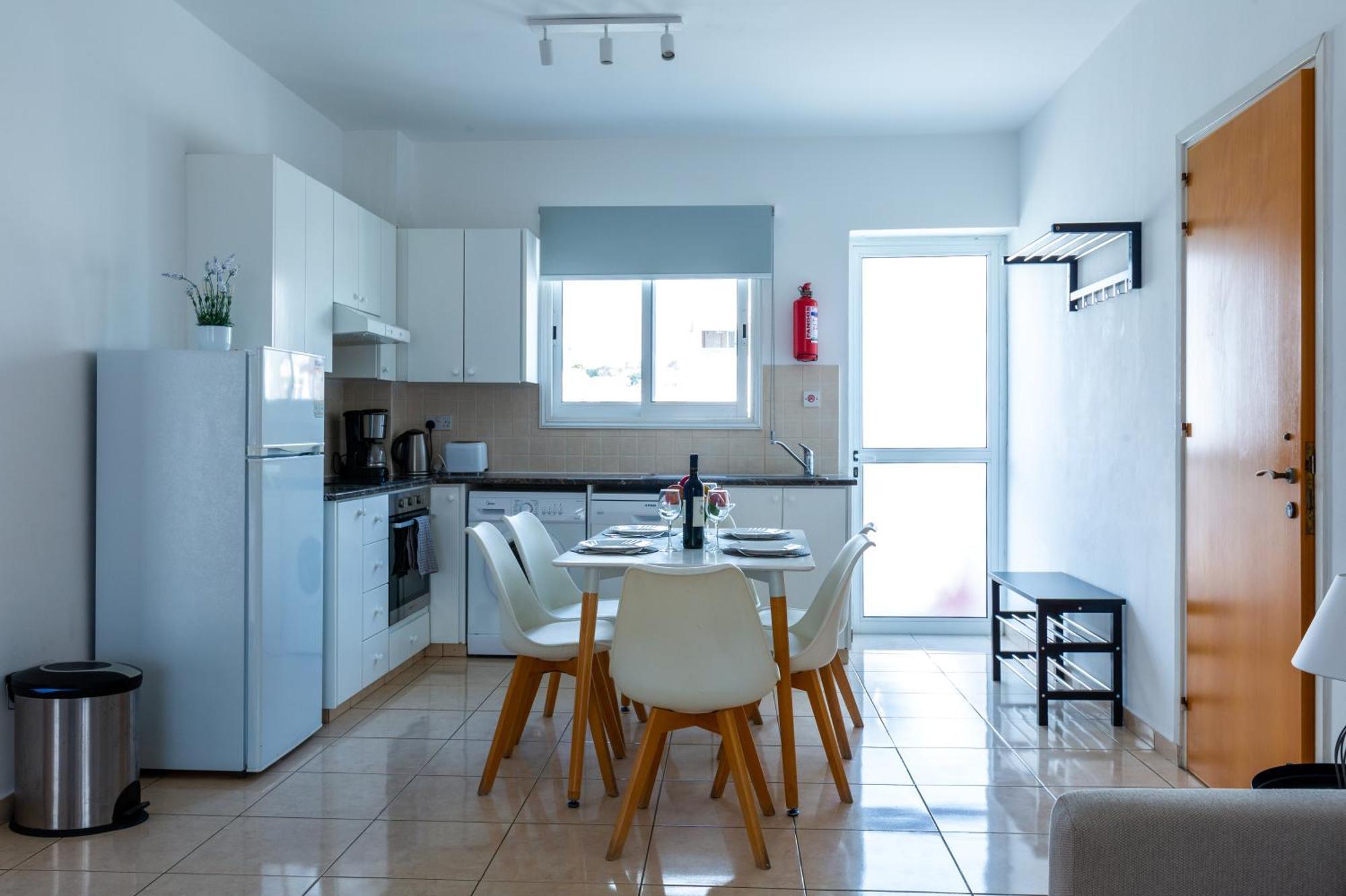 Beautiful 2 Bed Apartment In Paphos Cyprus Экстерьер фото