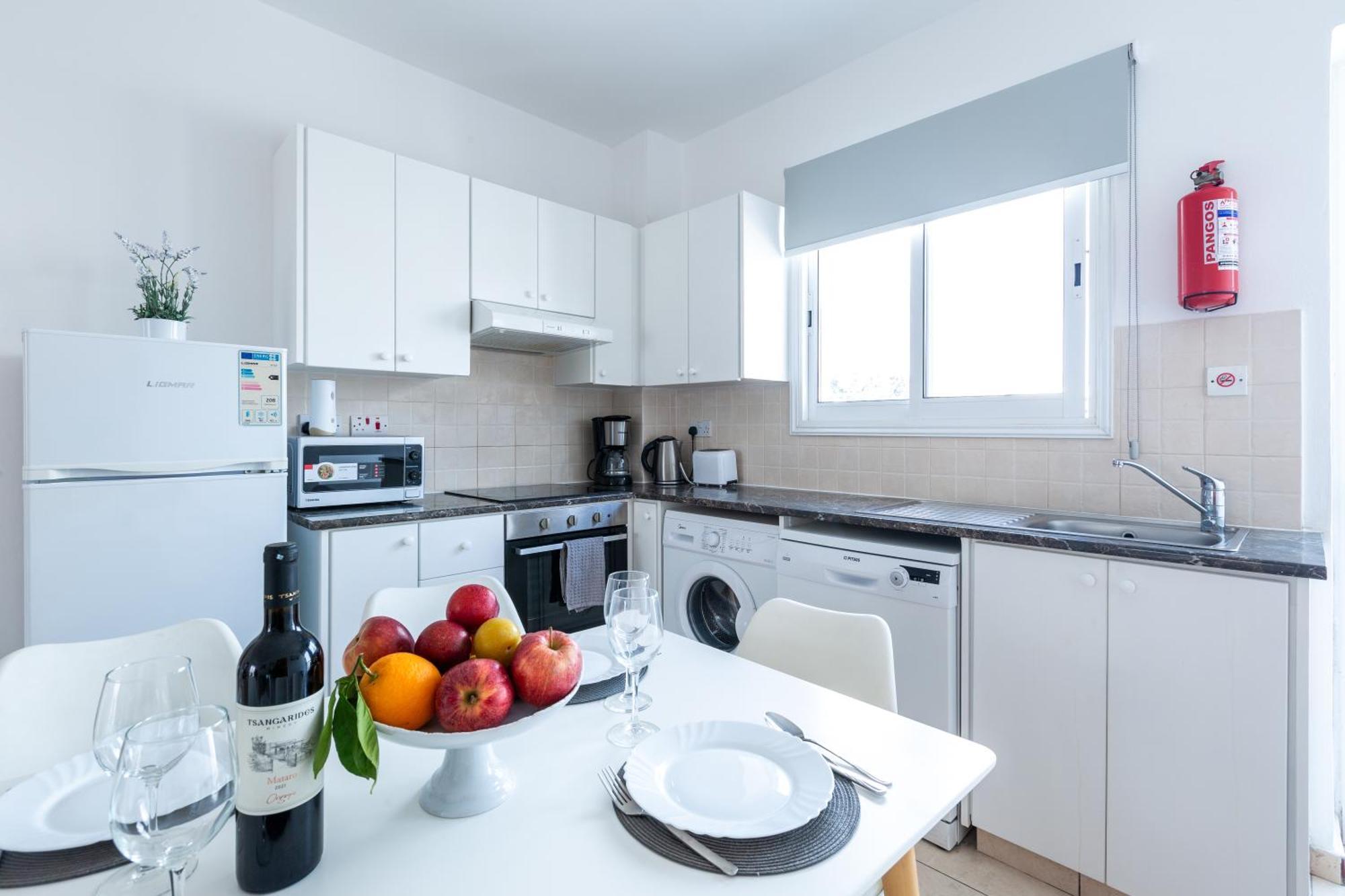 Beautiful 2 Bed Apartment In Paphos Cyprus Экстерьер фото